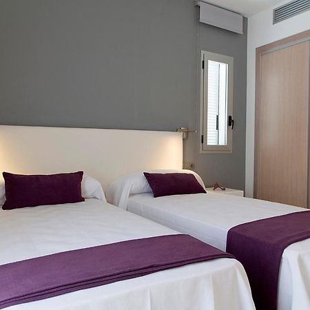 Apartamentos Proa - Emar Hotels Only Adults Es Pujols Dış mekan fotoğraf