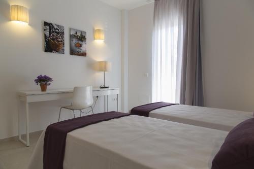 Apartamentos Proa - Emar Hotels Only Adults Es Pujols Dış mekan fotoğraf