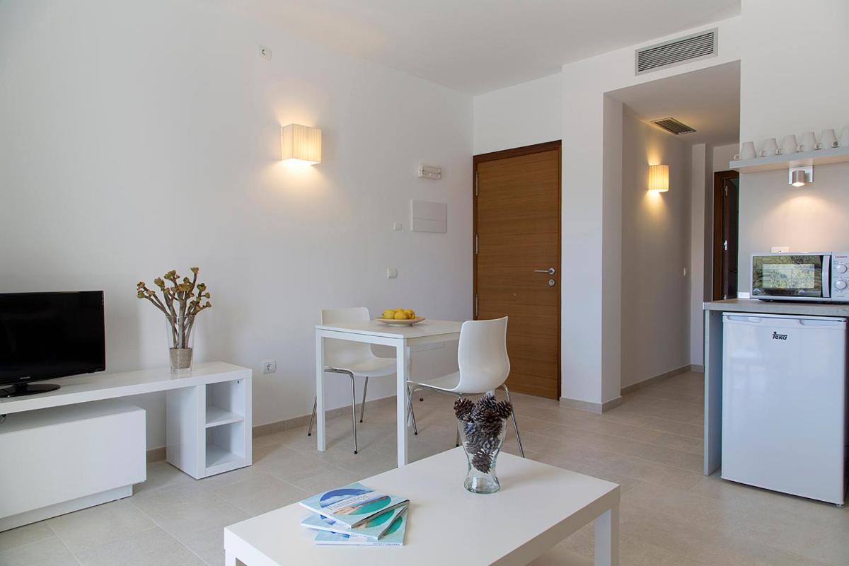 Apartamentos Proa - Emar Hotels Only Adults Es Pujols Dış mekan fotoğraf