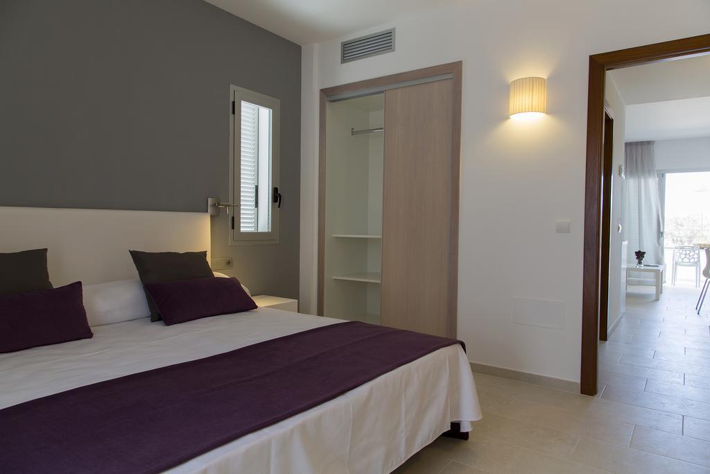 Apartamentos Proa - Emar Hotels Only Adults Es Pujols Dış mekan fotoğraf