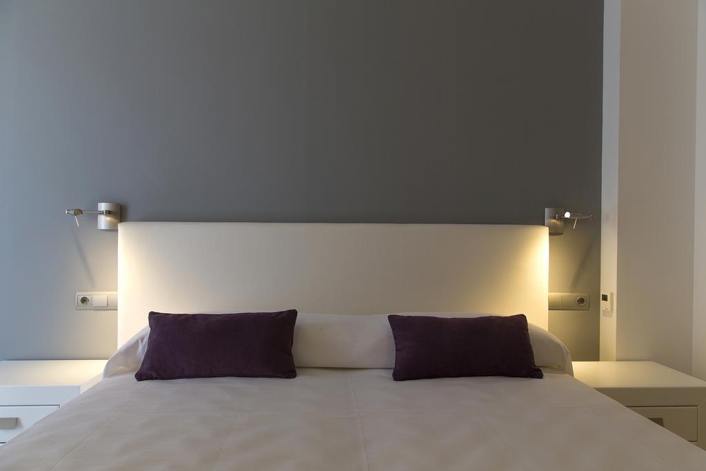 Apartamentos Proa - Emar Hotels Only Adults Es Pujols Dış mekan fotoğraf