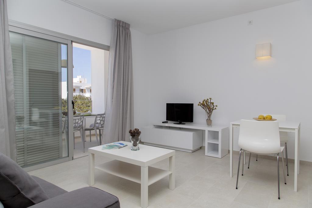 Apartamentos Proa - Emar Hotels Only Adults Es Pujols Dış mekan fotoğraf