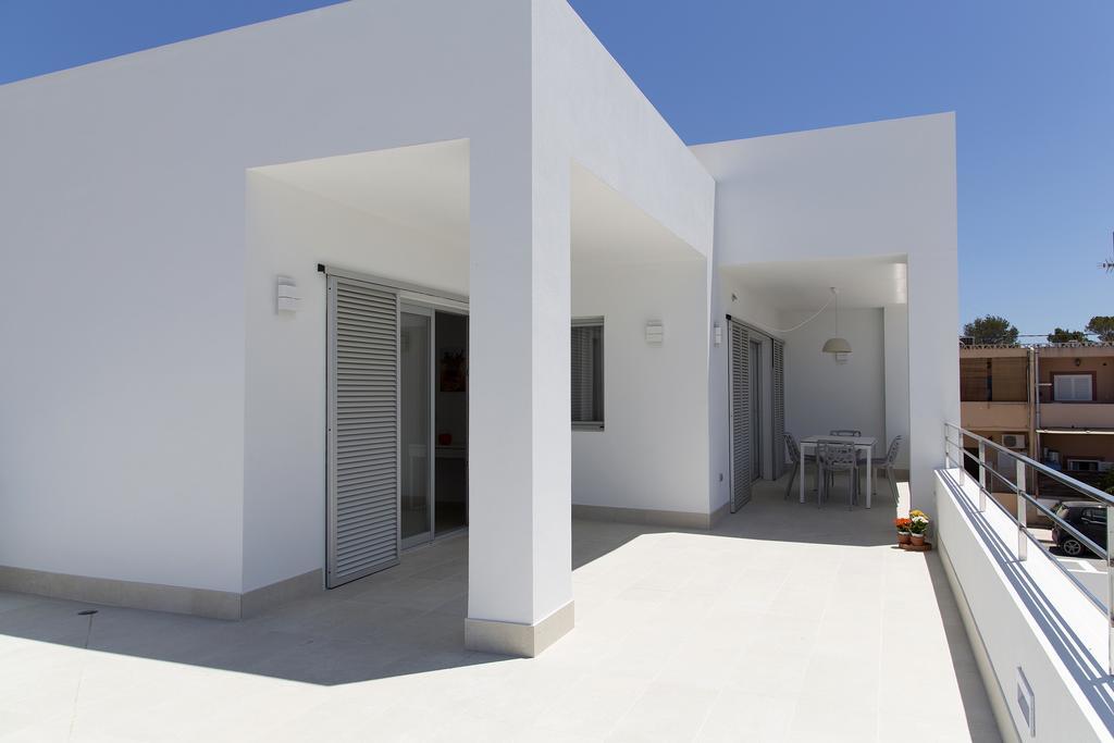 Apartamentos Proa - Emar Hotels Only Adults Es Pujols Oda fotoğraf