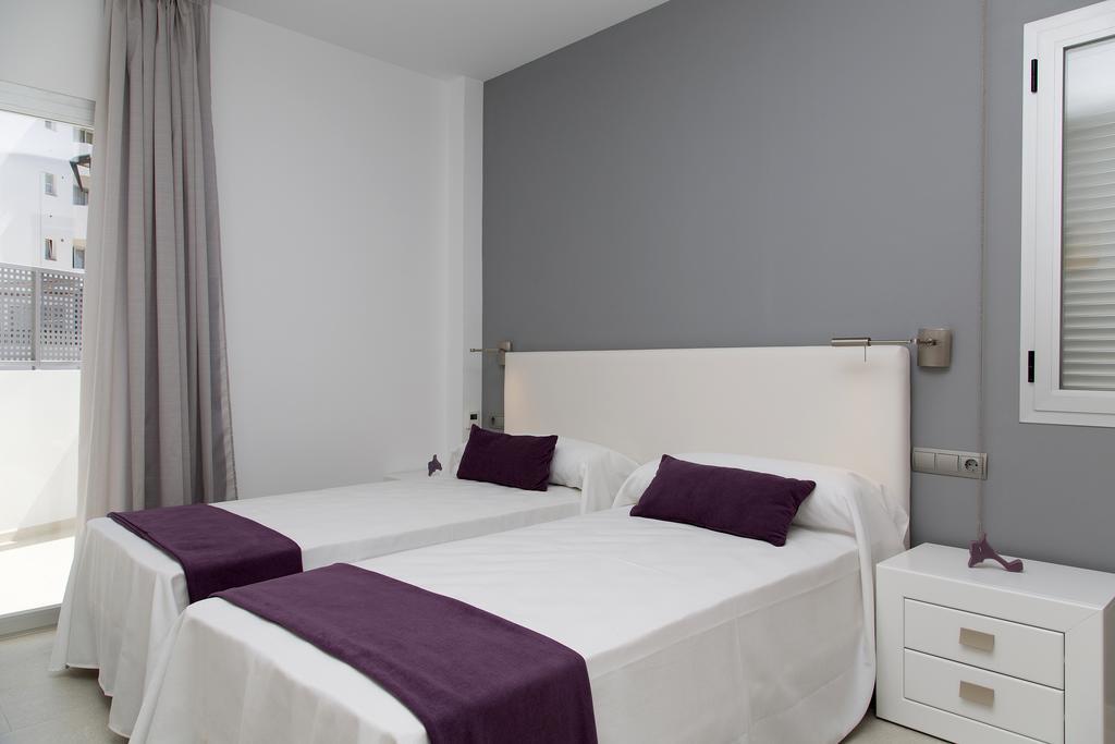 Apartamentos Proa - Emar Hotels Only Adults Es Pujols Dış mekan fotoğraf